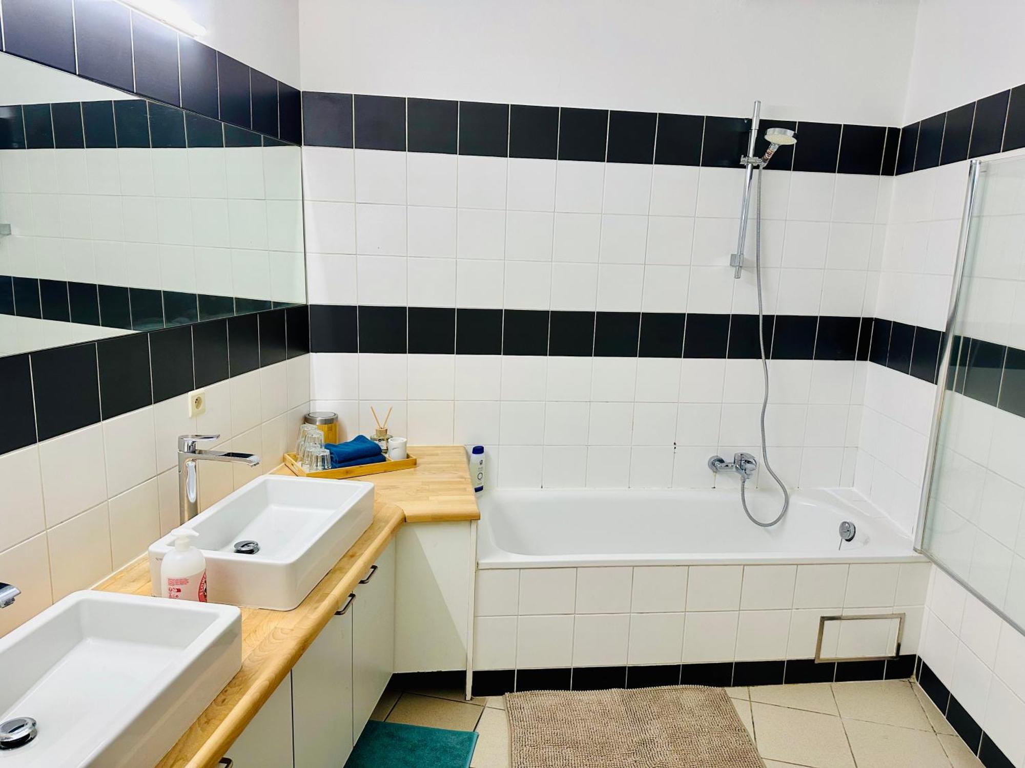 Down Town Oasis-Spacious Loft With Private Parking Bruxelles Esterno foto